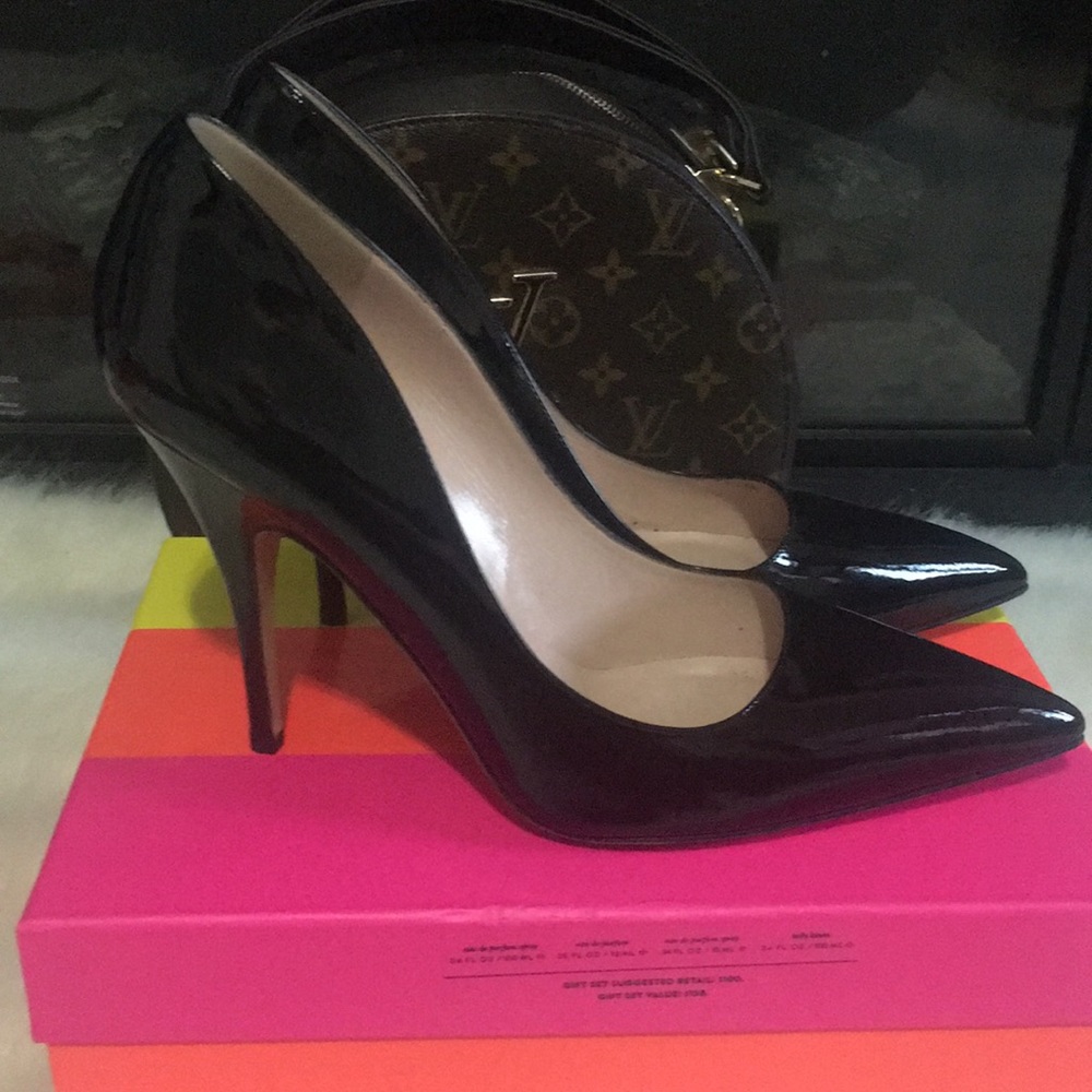 Kate spade pump.